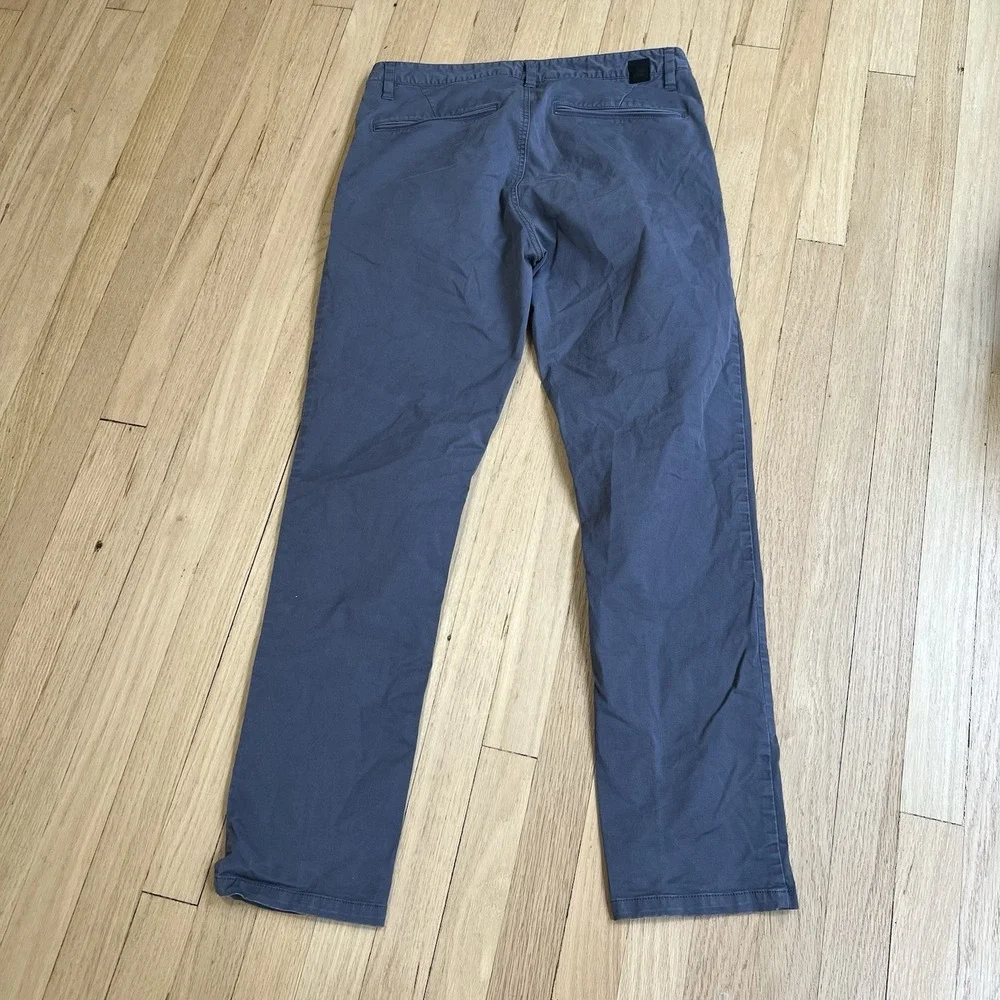 Vuori Pants Mens 32x29 Gray Chino Straight Casual Slim Preppy Slacks Classiccore